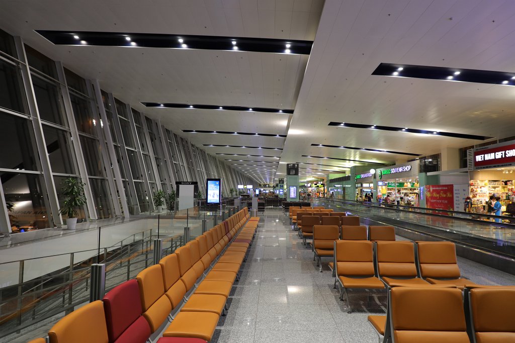 574A8111.JPG -  Hanoi  airport