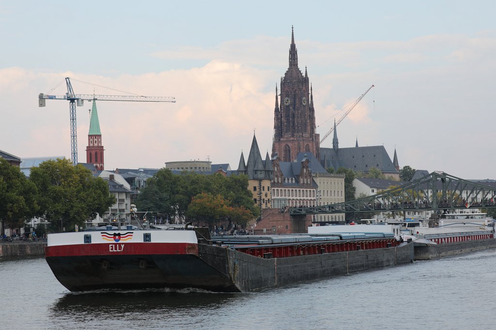 574A9454.JPG - River freighter