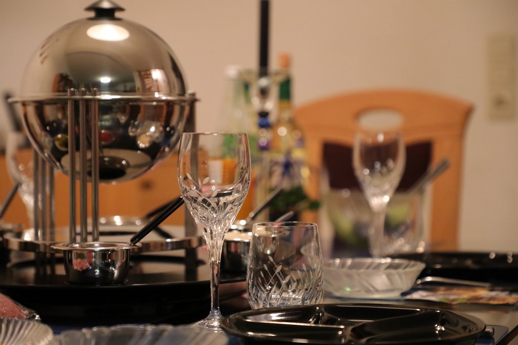 574B0872.JPG - Das Sylvesterfondue ist vorbereitet