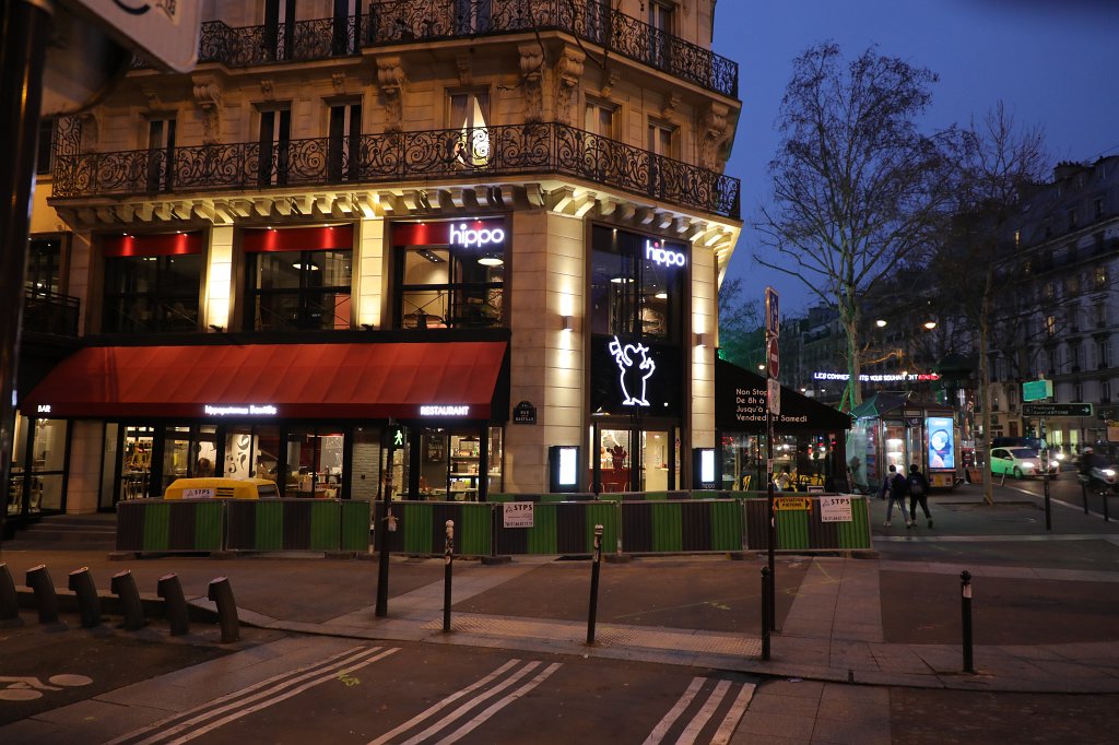 574B1071.JPG - Hippo restaurant