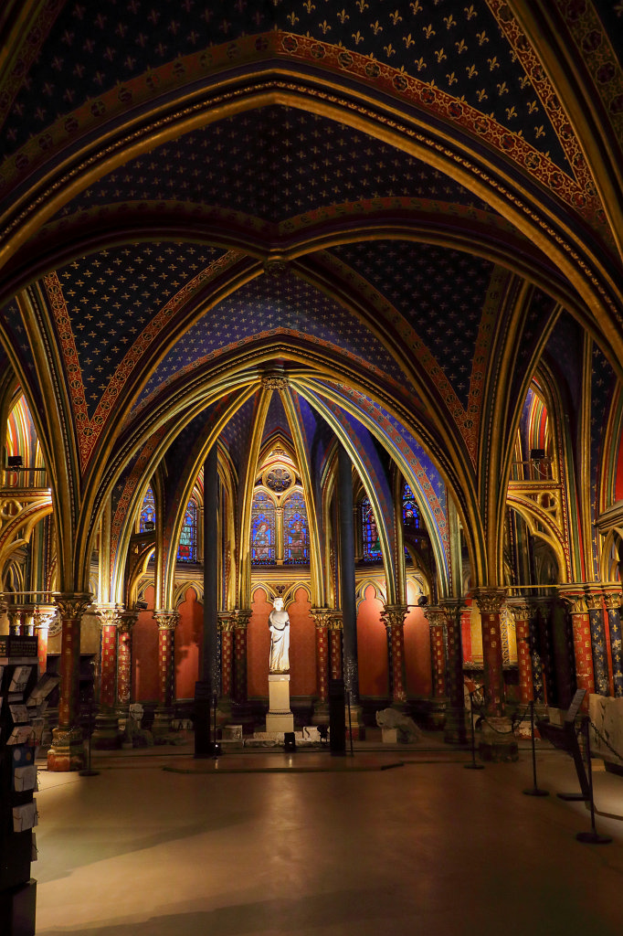 574B1216_c.jpg -  Sainte-Chapelle  lower floor