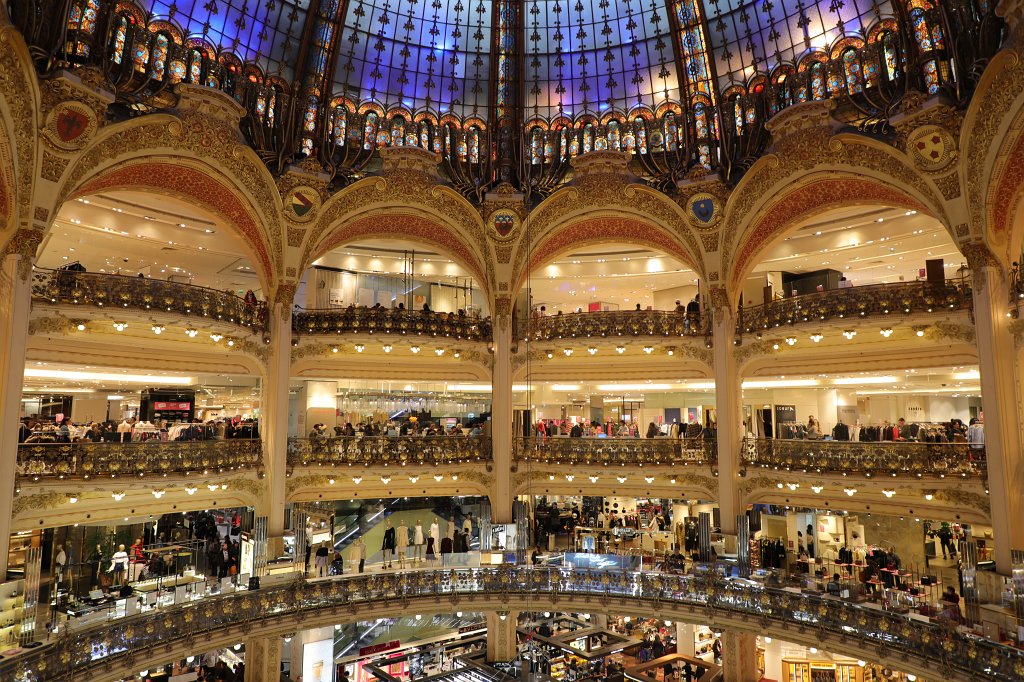 574B1332.JPG -  Galeries Lafayette Paris Haussmann 