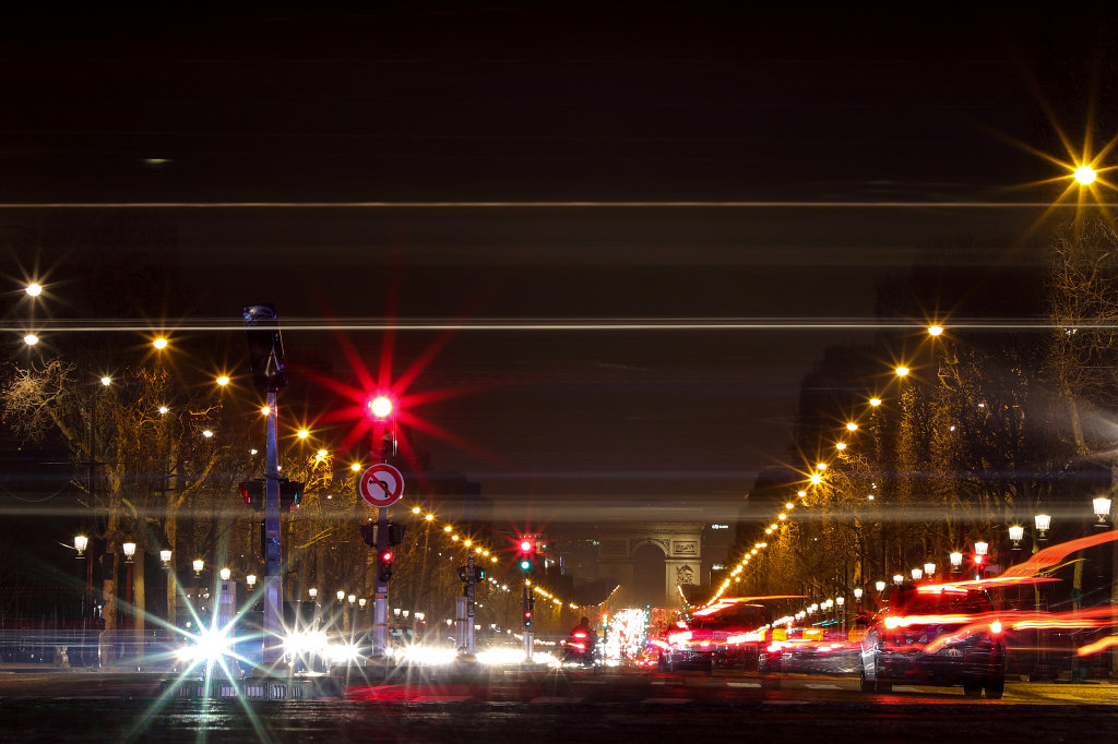 574B1597_c.jpg -  Avenue des  Champs-Élysées  running to the  Arc de Triomphe 