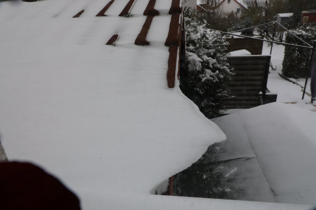 574B2234.JPG - Snow in March