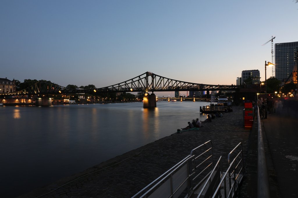 574B3307.JPG - Nacht der Museen in Frankfurt 2018 - Eiserner Steg