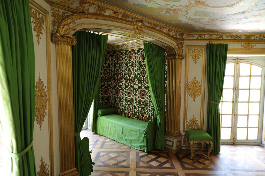 574B5750.JPG - Pagodenburg at  Nymphenburg Palace  in  Munich 