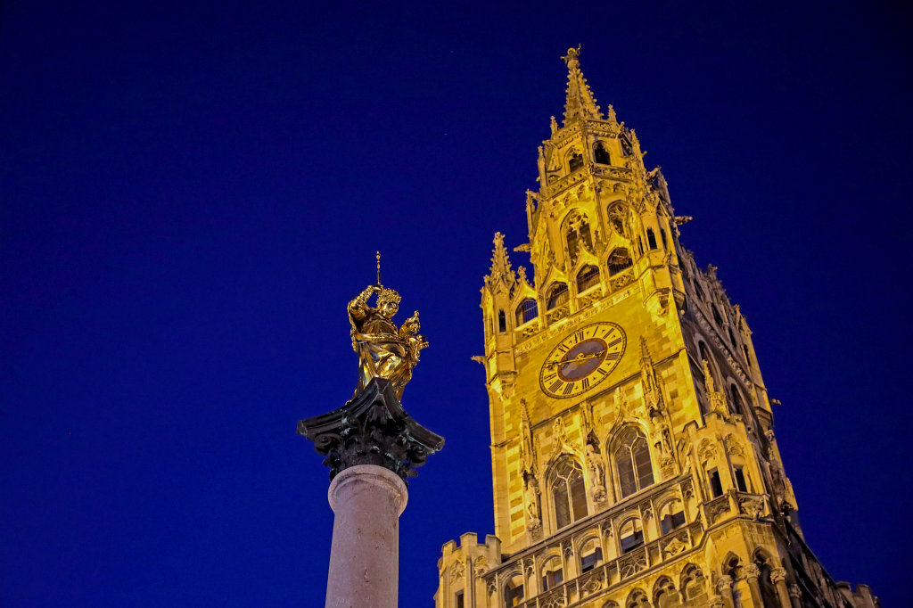 574B5795_c.jpg -  Mariensäule  und  Neues Rathaus   München 