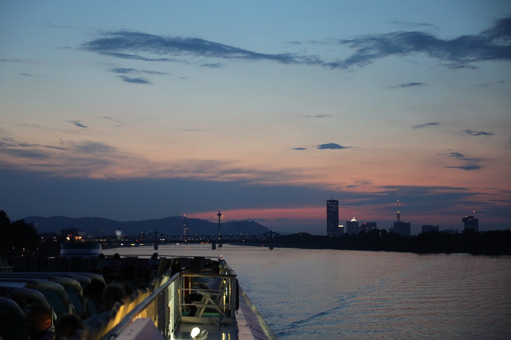 574B6620.JPG - Sailing away from  Vienna 