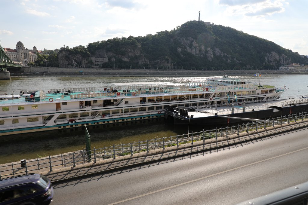 574B6943.JPG -  Liberty Statue  on  Gellért Hill  ( Freiheitsstatue  auf dem  Gellértberg )