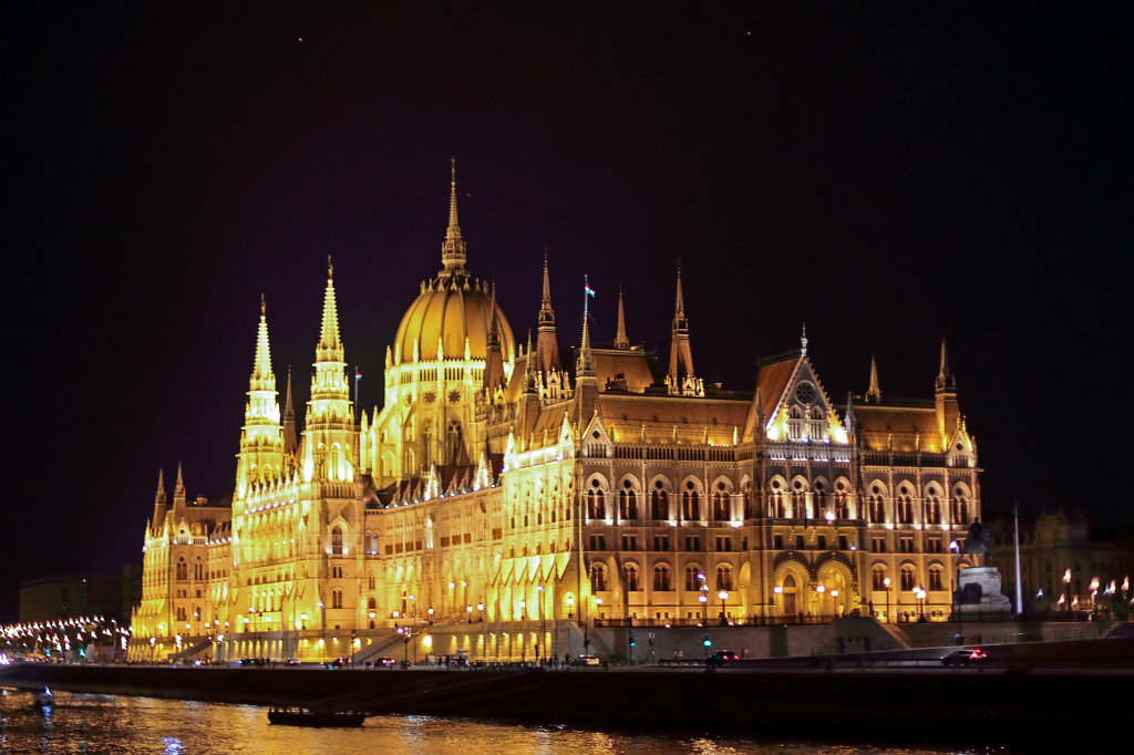 574B7041_c.jpg -  Hungarian Parliament Building  ( Ungarisches Parlamentsgebäude )