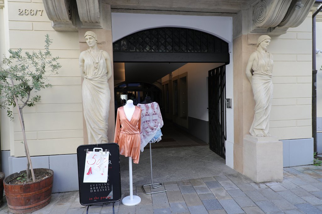 574B7146.JPG - Rock fashion  Bratislava  (Steinmode  Bratislava )