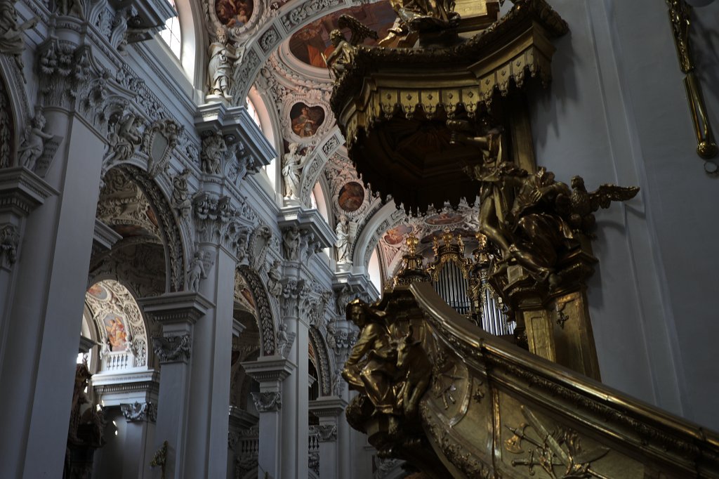 574B7315.JPG -  St. Stephen's Cathedral  ( Dom St. Stephan )  Passau 