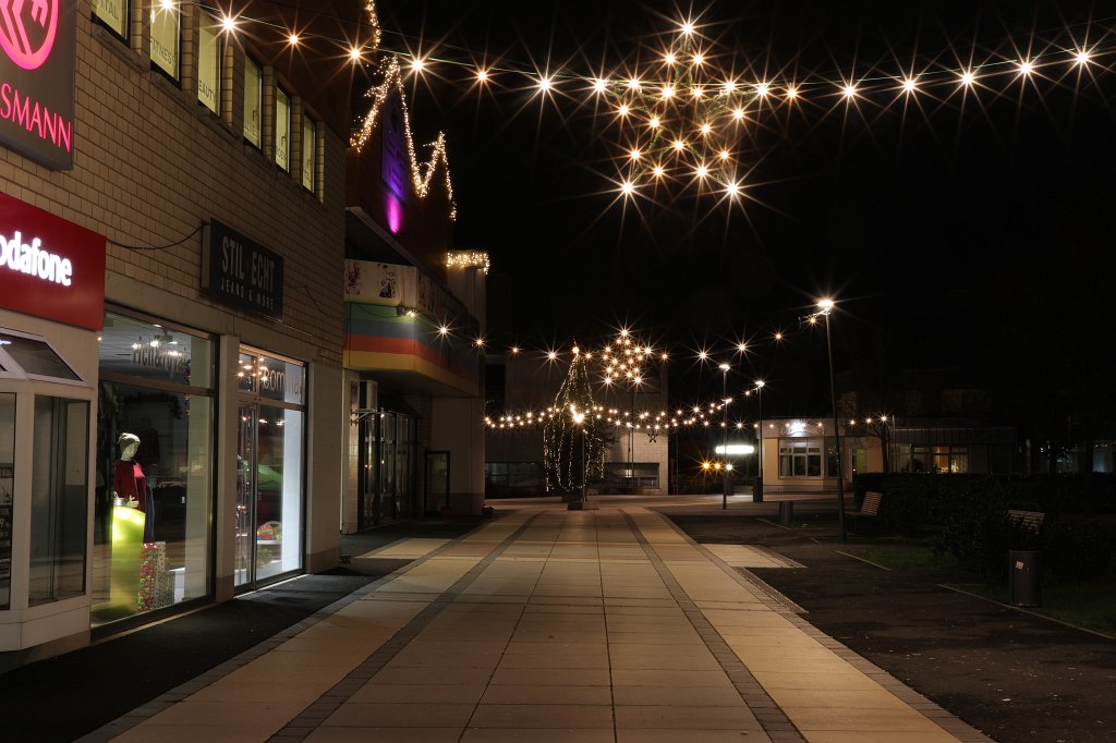 574B8156.JPG - Christmas is coming to town