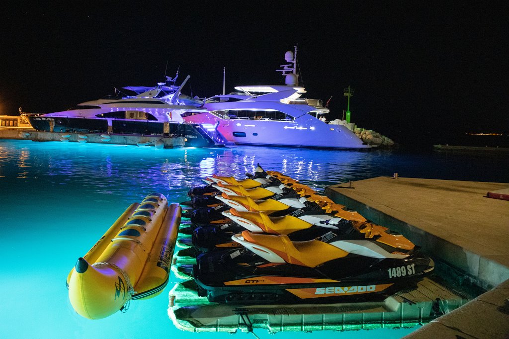 574B1965_c.jpg - Marina