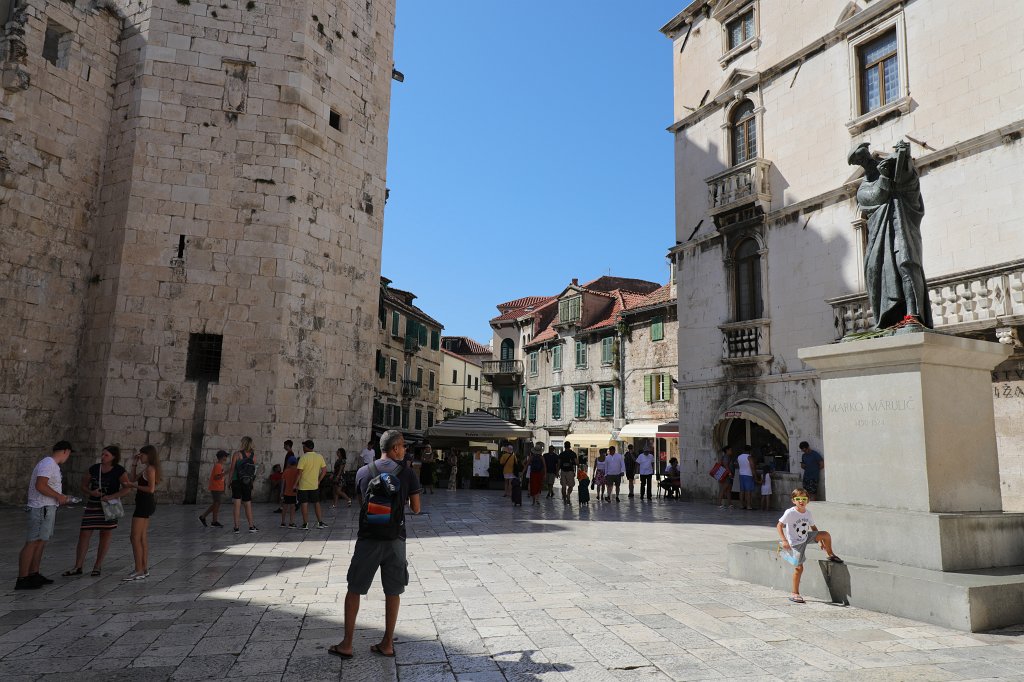 574B2136.jpg -  Split 