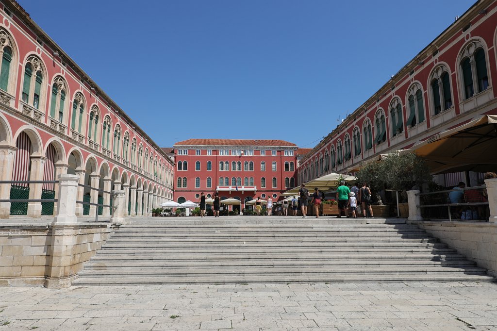 574B2145.jpg -  Split 