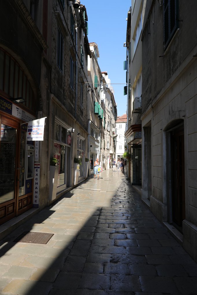 574B2200.jpg -  Split 