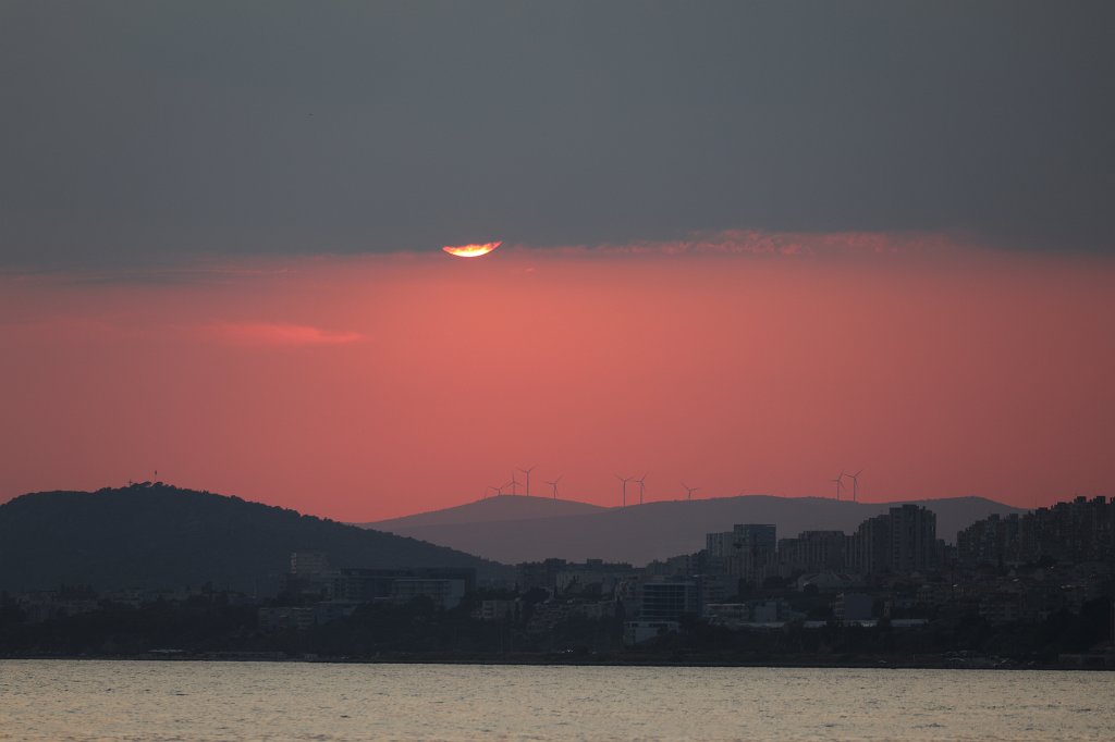 574B2676.jpg -  Split  sunset