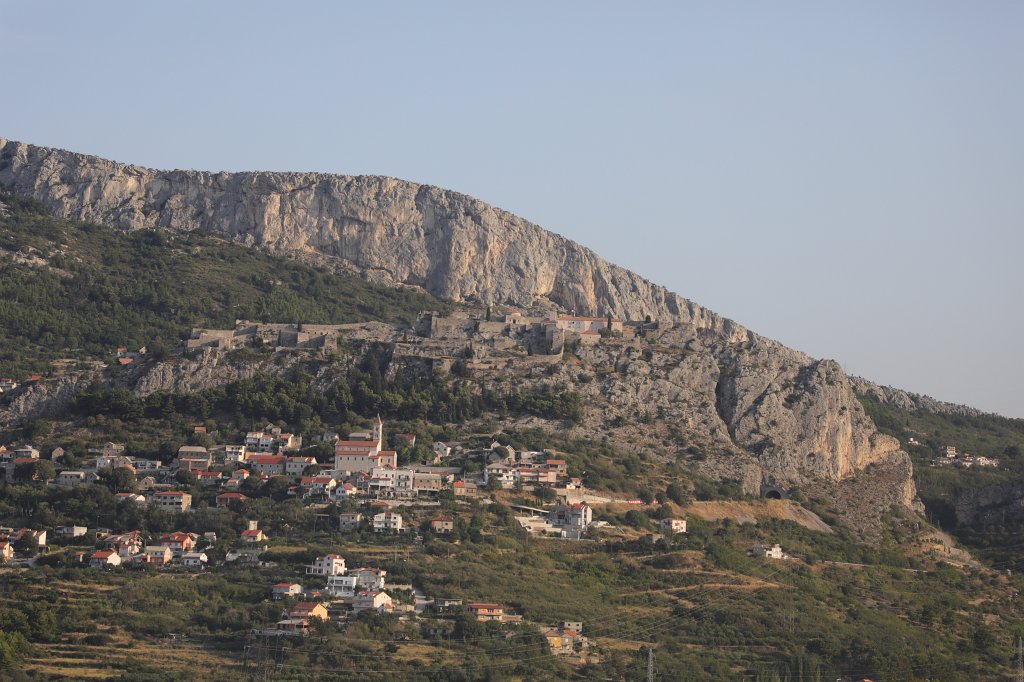 574B2728.jpg -  Fortress of Klis . For Game of Thrones fans Klis was used as set for the fictional city of Meereen.