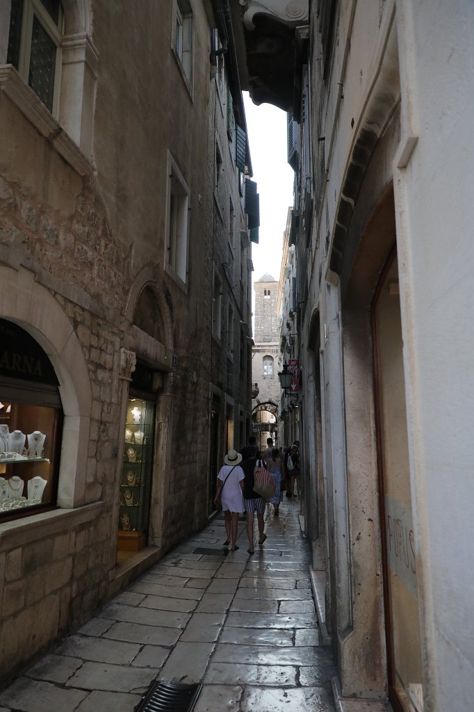 574B3002.jpg -  Diocletian's Palace   Split 