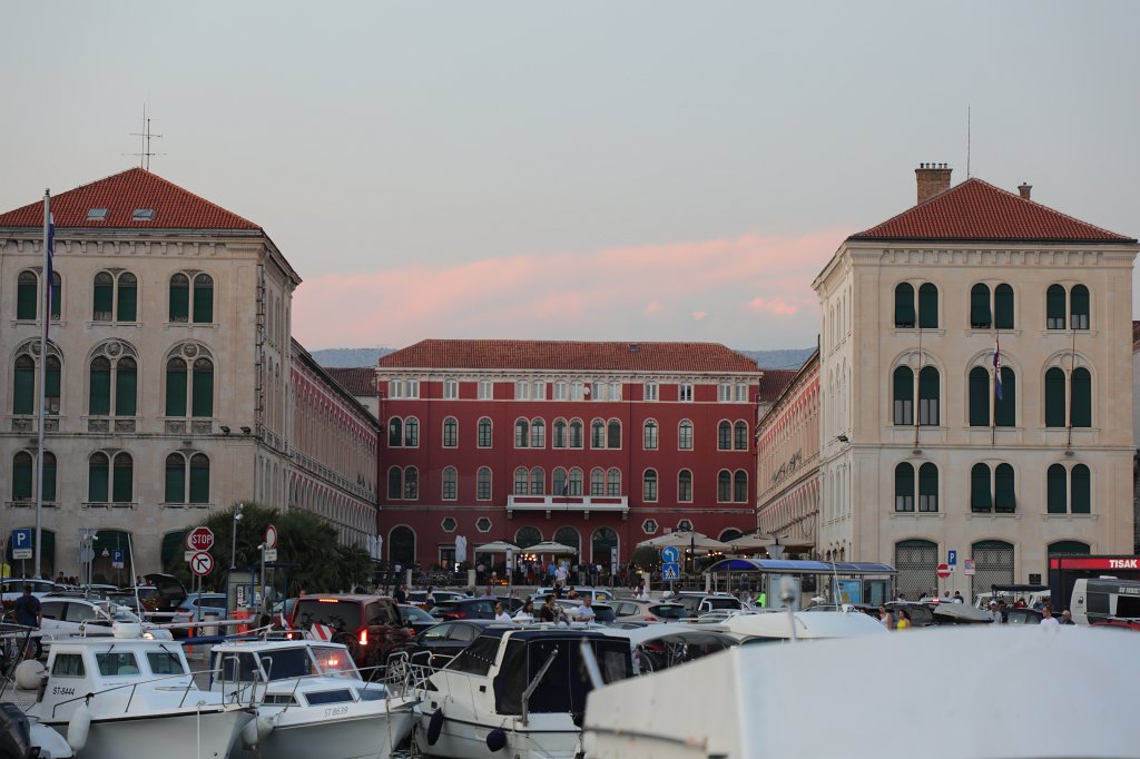 574B3010.jpg -  Split 