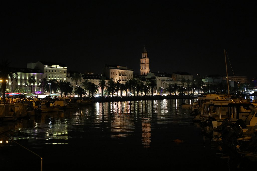 574B3068.jpg -  Split  at night