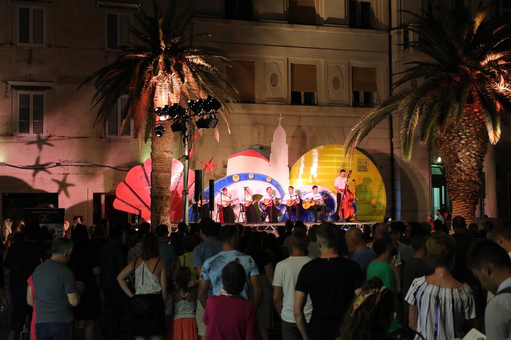 574B3070.jpg -  Split  at night