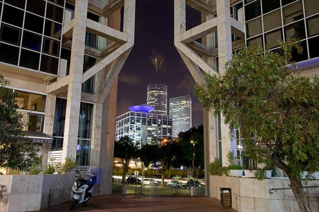 574B3309_c.jpg -  Golda Center for Performing Arts 