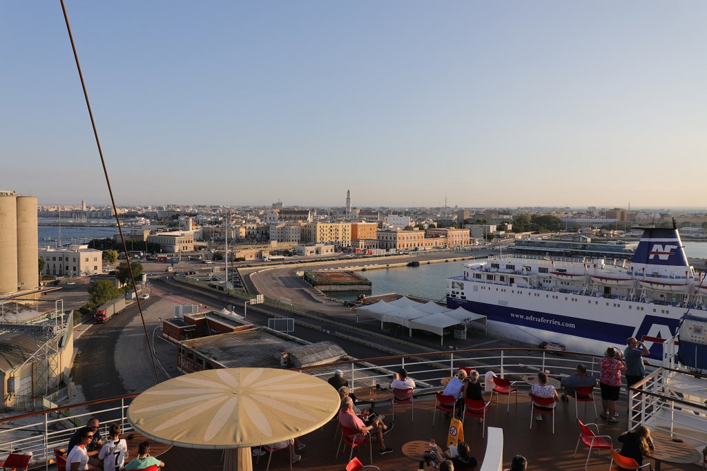 574B4053.JPG - Port of  Bari 