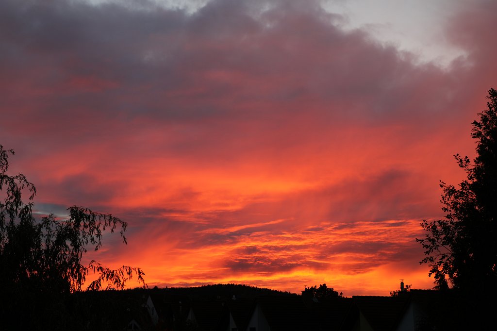 574B4582.JPG - Fire in the sky